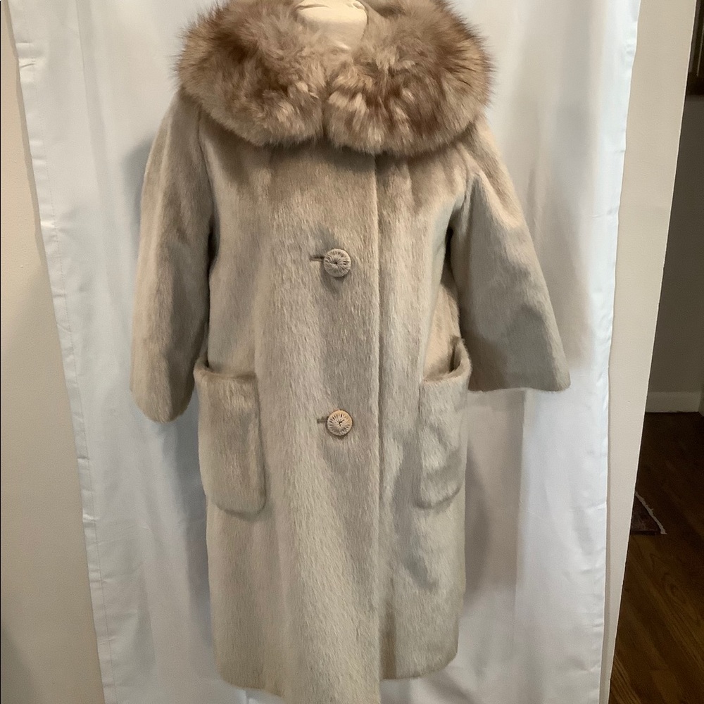 Gorgeous Vintage Fox collar coat